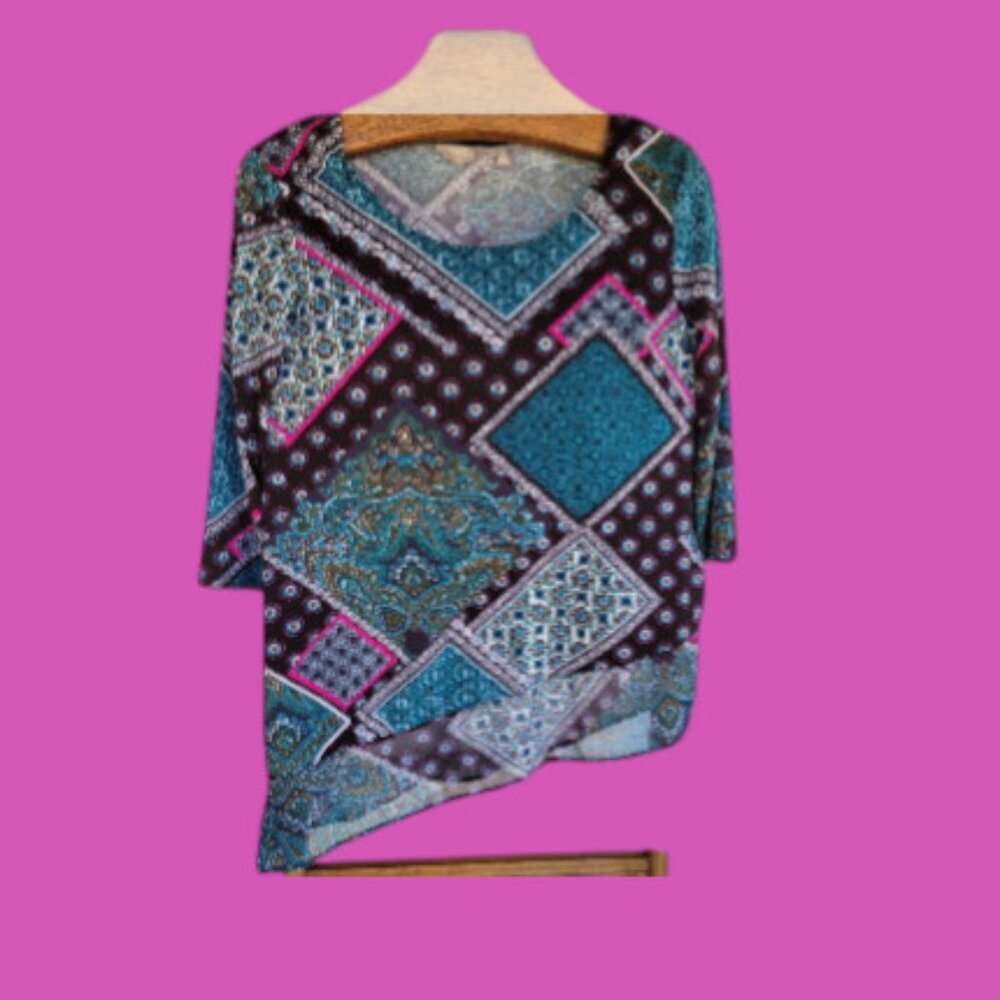 Coral Bay diagonal hem size Medium, 21.5in across chest